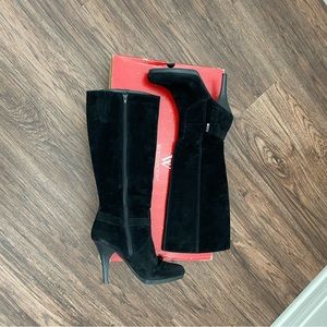 Sexy black heel boot